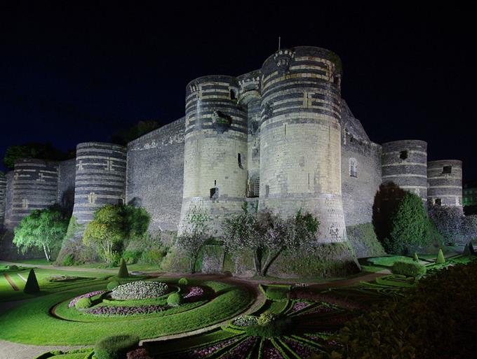 Le Château d'Angers proche du Grand Hôtel de la Gare d'Angers - Le Grand Hôtel de la Gare 3 étoiles