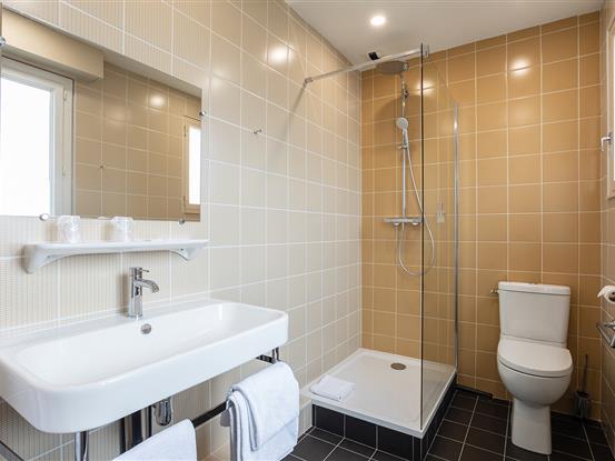 Salle de bain - chambre confort Hôtel Angers proche gare - Le Grand Hôtel de la Gare 3 étoiles