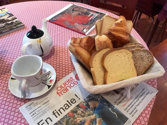 Petit déjeuner à Angers - Le Grand Hôtel de la Gare 3 étoiles