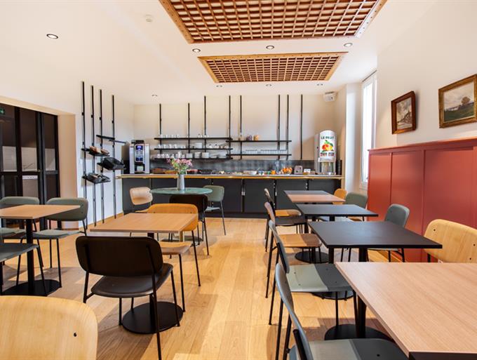 Salle du petit déjeuner - Hôtel Angers  - Le Grand Hôtel de la Gare 3 étoiles