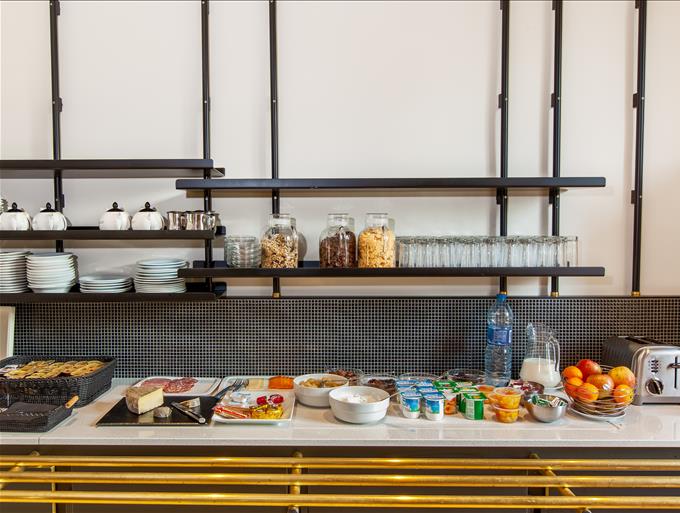 Petit dejeuner buffet - Hôtel Angers - Le Grand Hôtel de la Gare 3 étoiles